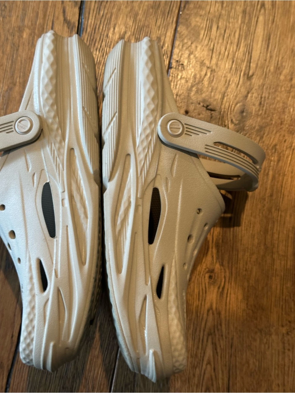 Crocs - Picture 5 of 15